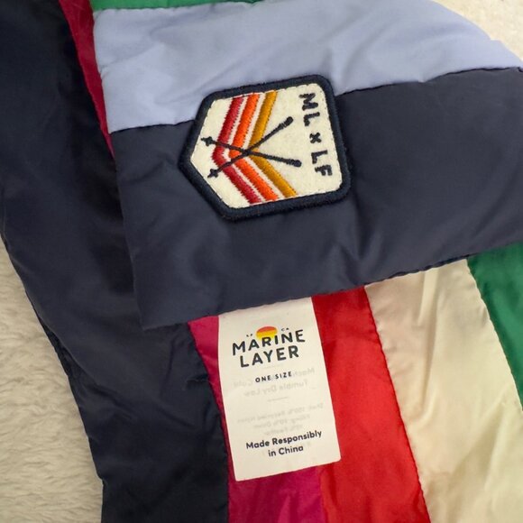 Marine Layer X Lost & Found Retro Rainbow Puffer Scarf Navy/ multi stripe one sz - Picture 4 of 9